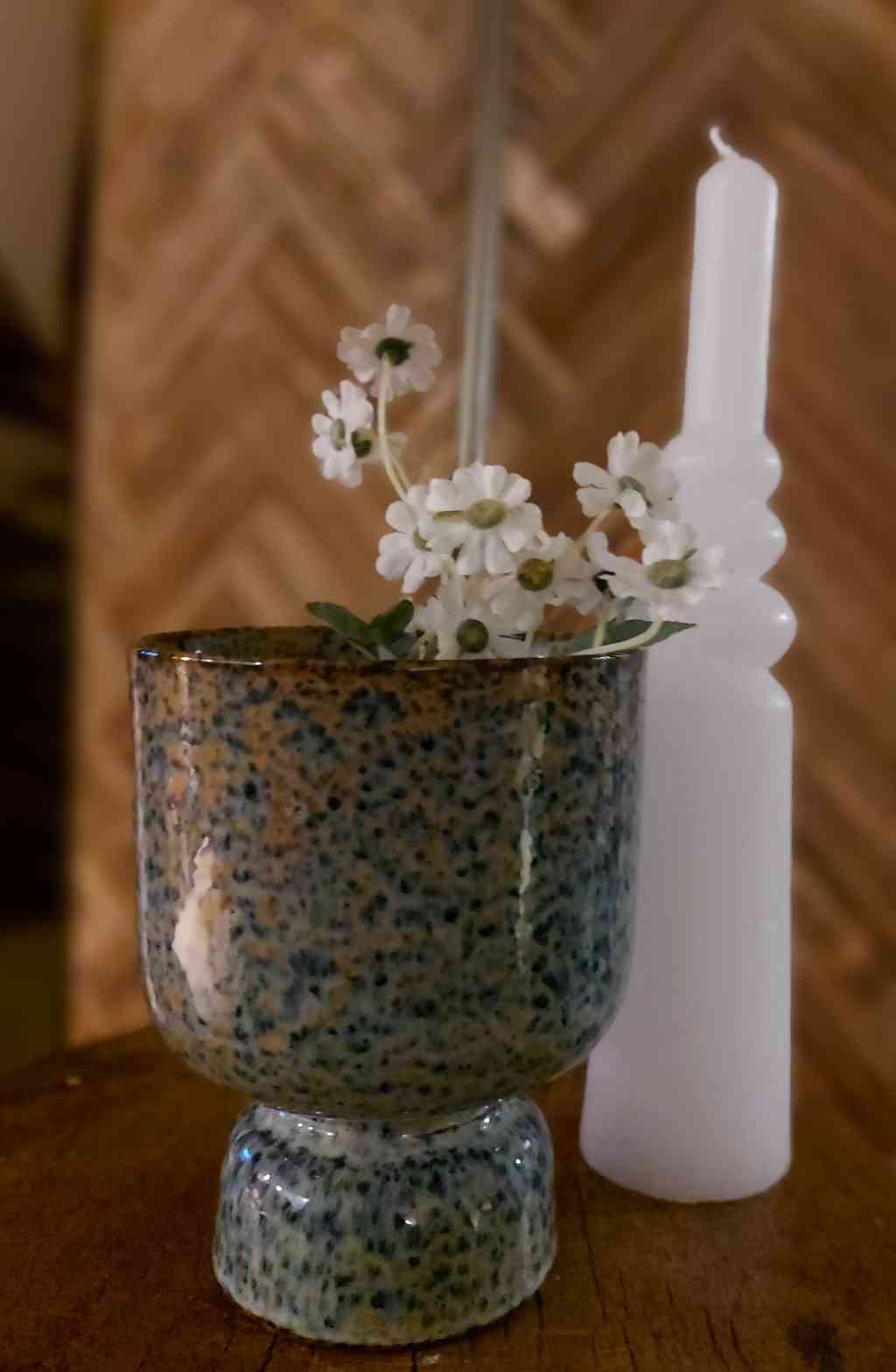 Blumentopf oder Vase von Madam Stoltz in Keramik erhältlich bei luiseundfritz.de