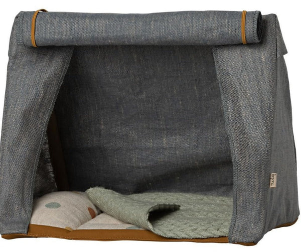Maileg Zelt HAPPY CAMPER TENT Campingzelt für Maileg-Mäuse WENIGEN TAGEN BEI UNS! dieses Produkt findest du hier im Shop bei Luise und Fritz - Abb: Maileg-campingzelt-zelt-camper-luiseundfritz.de-11-2400-00