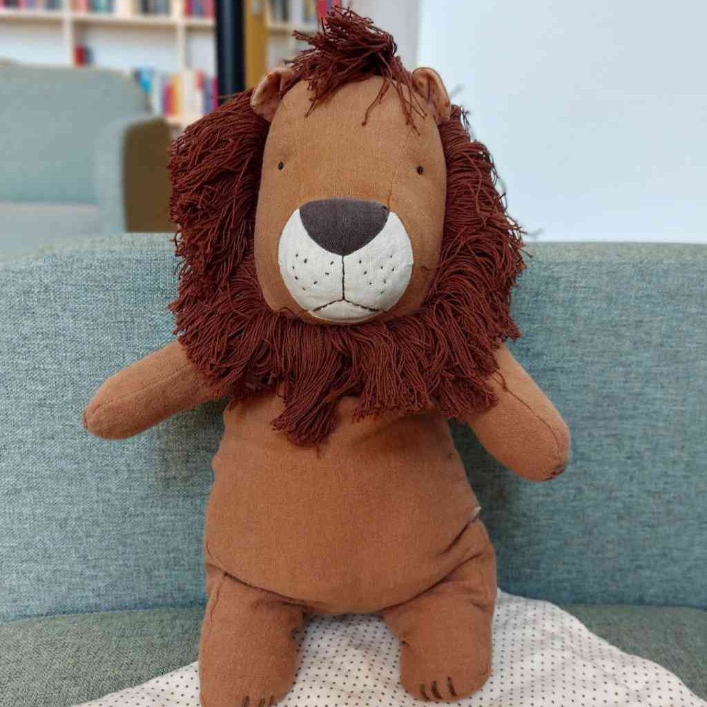 Maileg LÖWE Stofftier SAFARI FRIENDS medium Leinen/Baumwolle ca. 40 cm Schmusetier erhältlich bei www.luiseundfritz.de