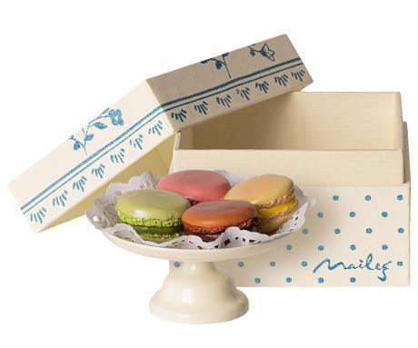 Maileg MACARONS ET CHOCOLAT mit Tortenplatte Tortenspitze und Box | Puppenzubehör - SPIELZEUG | www.luiseundfritz.de