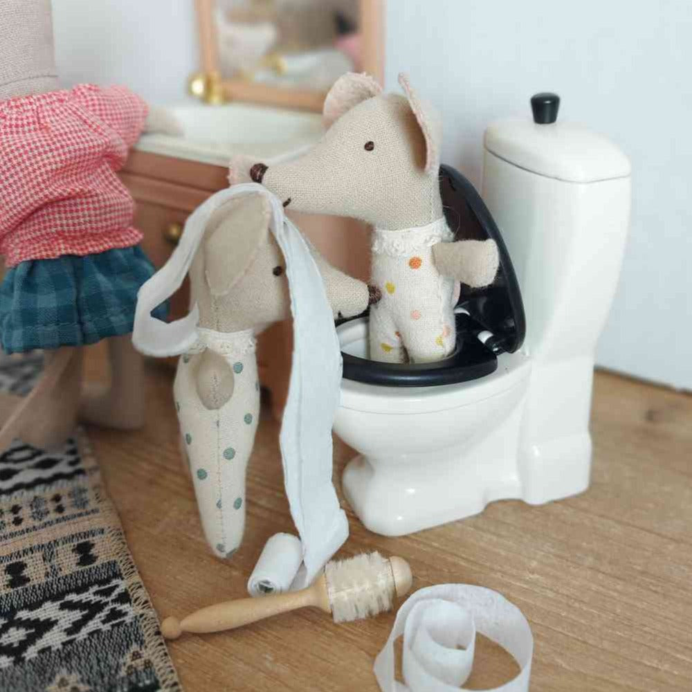 maileg babymäuse in der puppenhaustoilette bei www.luiseundfritz.de