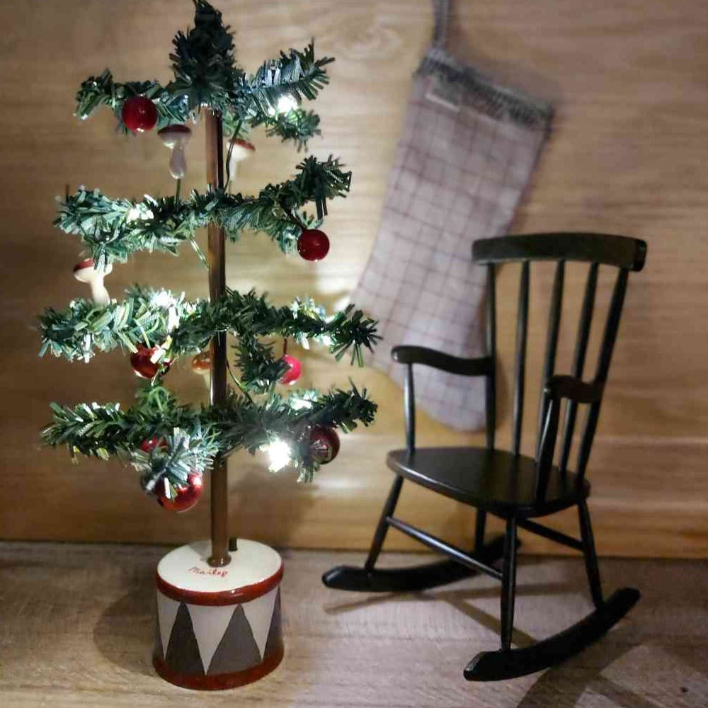 Maileg weihnachtsbaum maus mit led beleuchtung bei www.luiseundfritz.de
