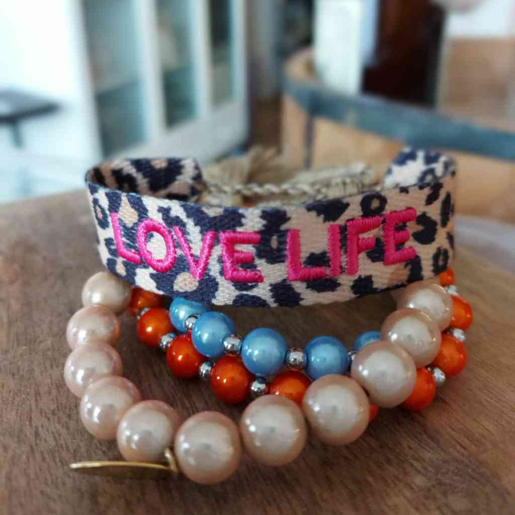 armbaender, elastische Perlenarmbaender und Statement Boho Band Love Life bei www.luiseundfritz.de