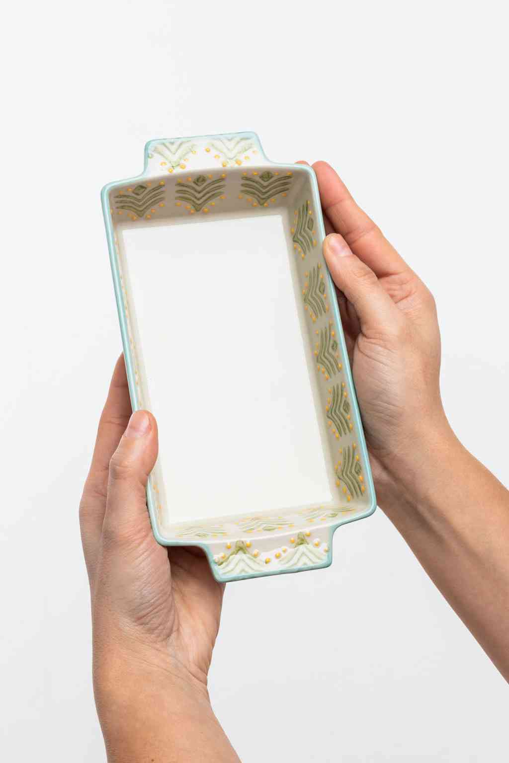 Stimmungsfoto mit Backform RETRO Kastenform ca. 21 cm creme grün Kuchenform erhältlich bei www.luiseundfritz.de