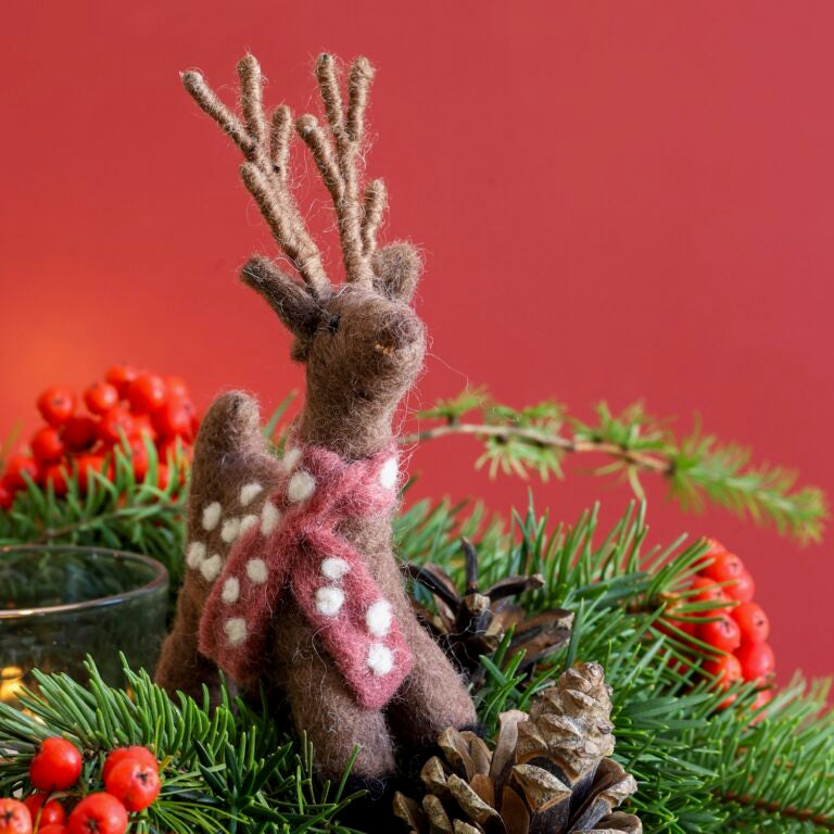 Stimmungsfoto mit Filzanhänger MS. ELCH Anhänger ☆ aus Lammwolle ca. 11,5x8,5 cm Deko Figur erhältlich bei www.luiseundfritz.de
