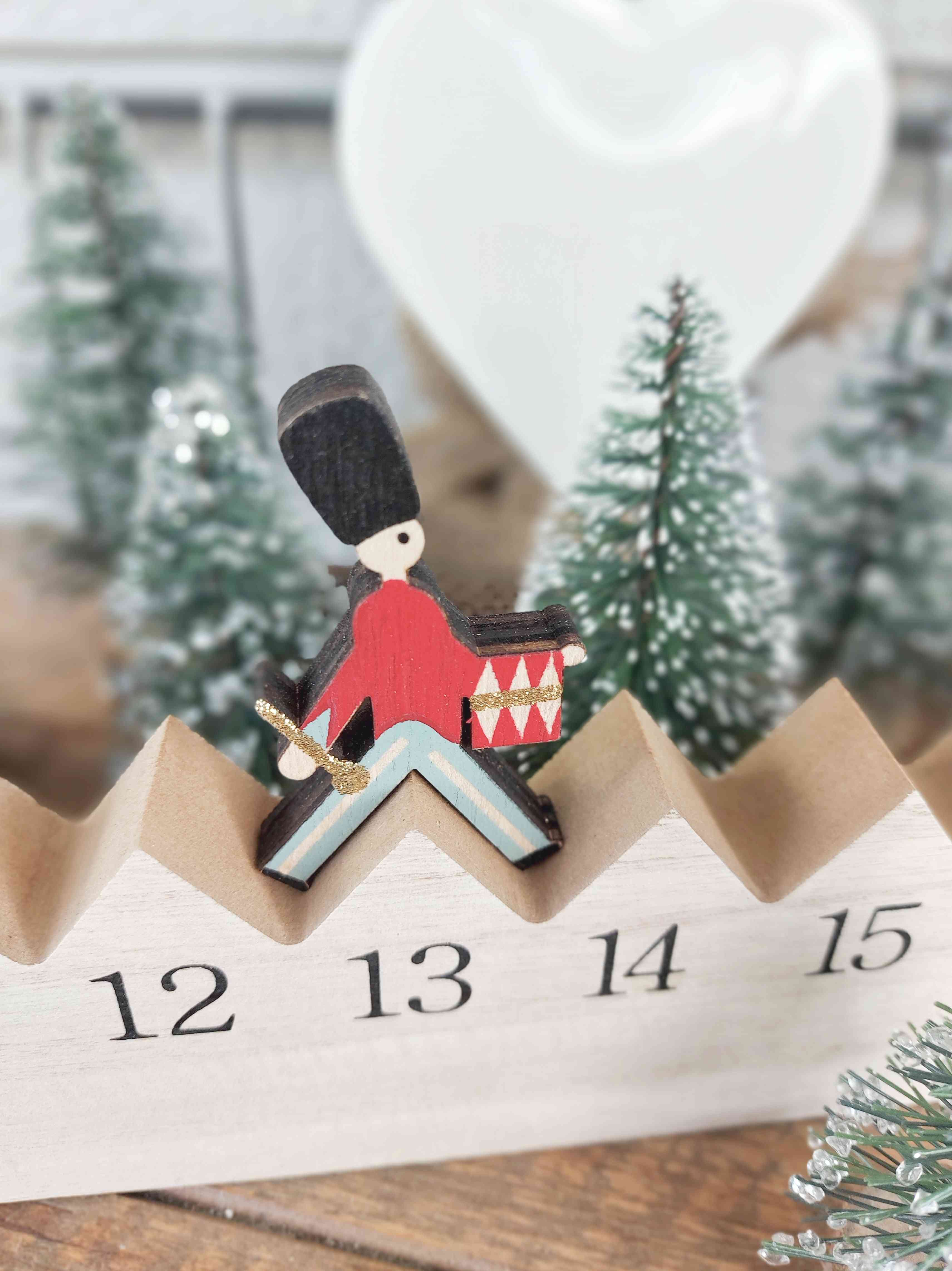 adventskalender "gardist" vor moa Tannenbaeume bei luiseundfritz.de