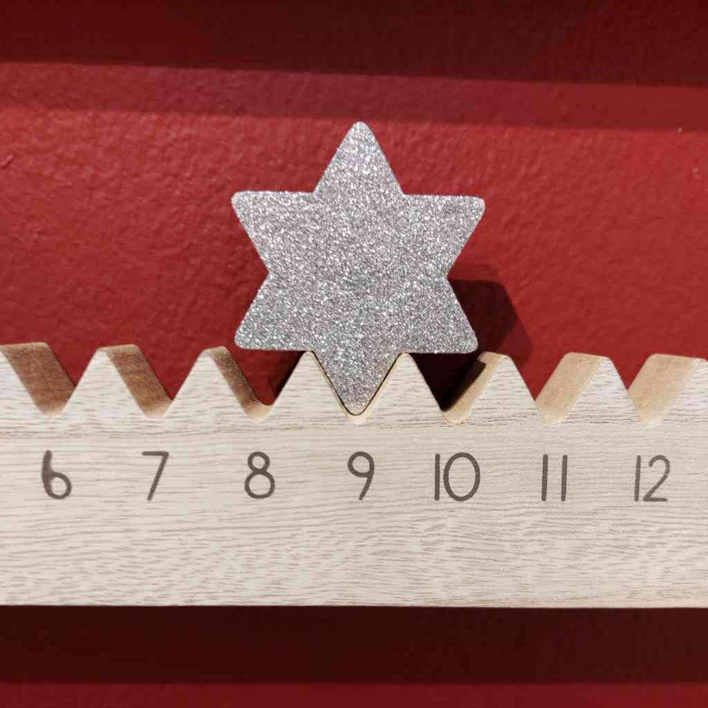Foto mit Adventskalender Stern SILVER STAR ☆ Holz ca. 52x5,5x2,5 cm Kollektion Stillenat erhältlich bei www.luiseundfritz.de