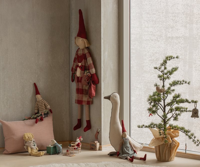 Maileg Wichtel Adventskalender ca. 107 cm Wichtelmädchen mit 4 Ösen/Taschen ☆ PIXY und andere Weihnachtswichtel Mäuse etc, alles erhältlich bei www.luiseundfritz.de