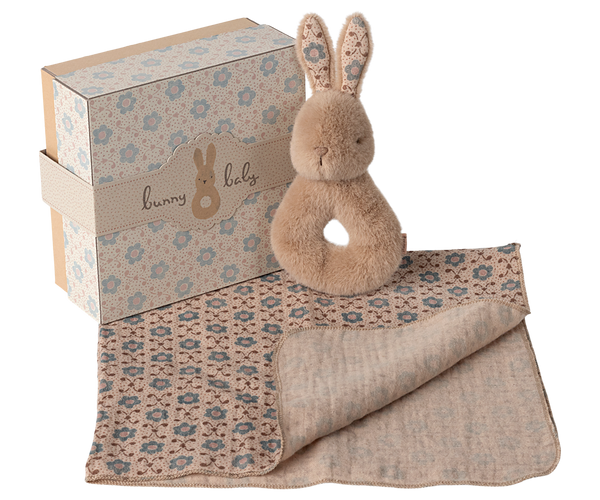 Maileg Rassel-Set BABYRASSEL Kaninchen cream-peach und SCHMUSETUCH in Geschenkbox erhältlich bei www.luiseundfritz.de