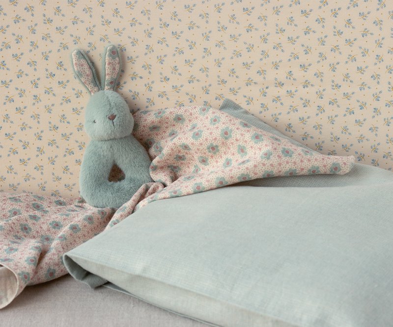 Maileg Rassel-Set BABYRASSEL Hase und SCHMUSETUCH minze in Geschenkbox