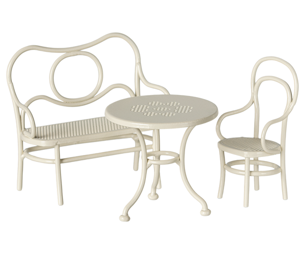 Maileg CAFEEHAUS-SET Tisch, Stuhl und Bank für Mäuse Sitzgruppe creme Puppenhausmöbel erhältlich bei www.luiseundfritz.de