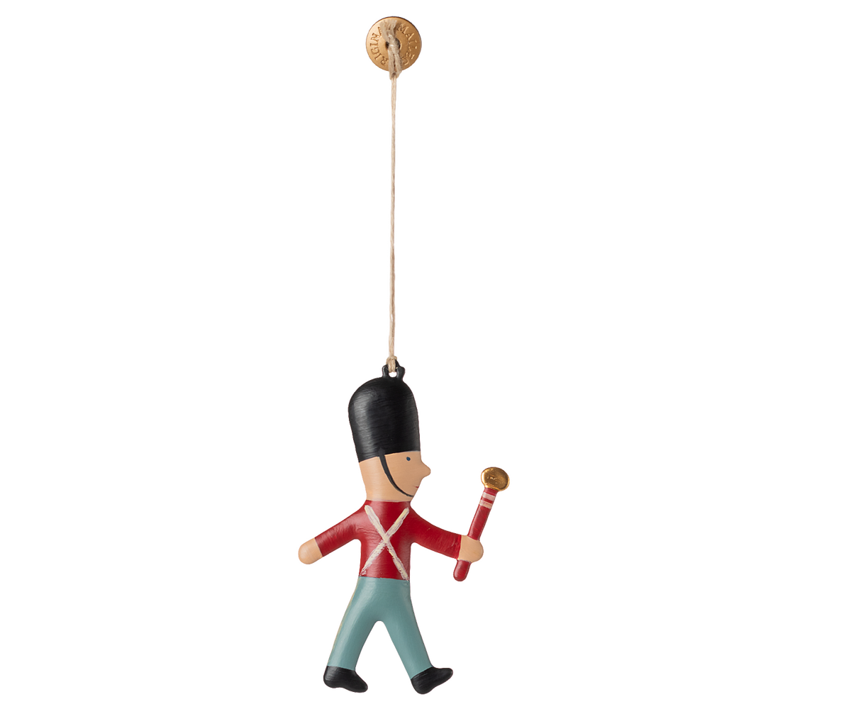 Maileg GARDIST mit Stock Metall-Ornament Leibwache ca. 9 cm Baumschmuck Anhänger erhältlich bei www.luiseundfritz.de