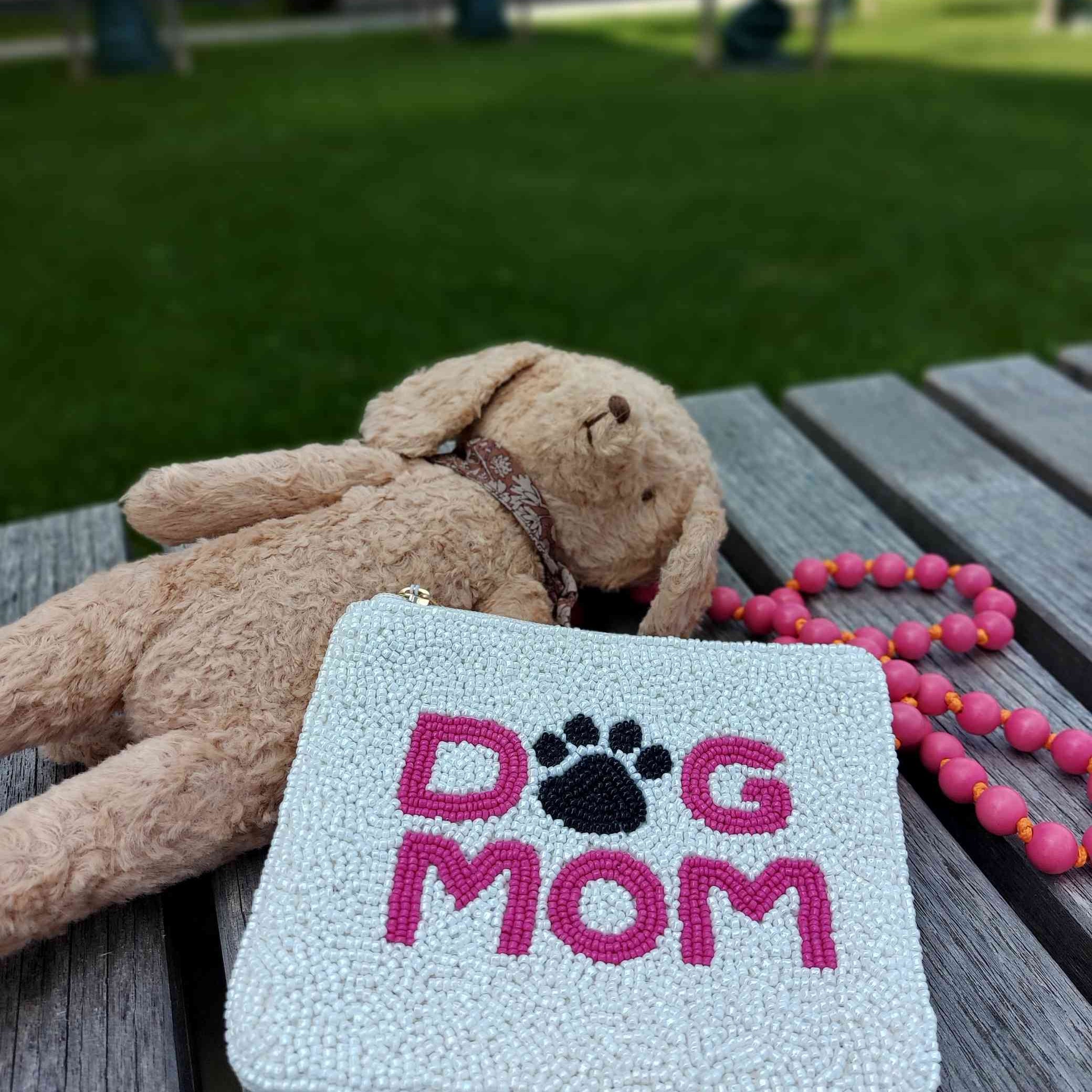 Maileg Pudel und Perlenkette für Smartphone in pink und Perlentasche DOG MUM ca. 13x11 cm Statement-Utensilientasche alles bei www.luiseundfritz.de