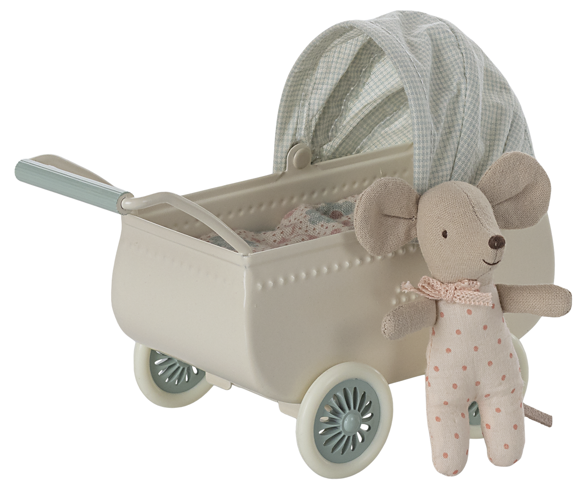 Maileg KINDERWAGEN minze mit BABYMAUS und Schlafsack, erhältlich bei www.luiseundfritz.de