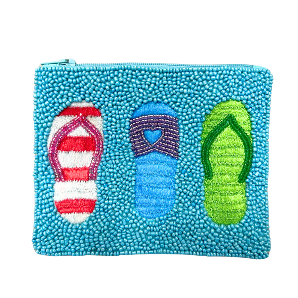 Perlentasche BADESCHUHE ca. 13x10 cm Geldbörse Utensilientasche
Handmade
Das Perlen-Motiv mit Badeschlappen und Zehentrenner ein absolutes Must-have in der Pool-Saison!
Erhältlich bei www.luiseundfritz.de