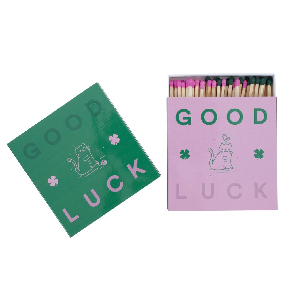 Streichhölzer XL GOOD LUCK Maxi-Statement-Zündhölzer Zündkopf grün + pink erhältlich bei www.luiseundfritz.de