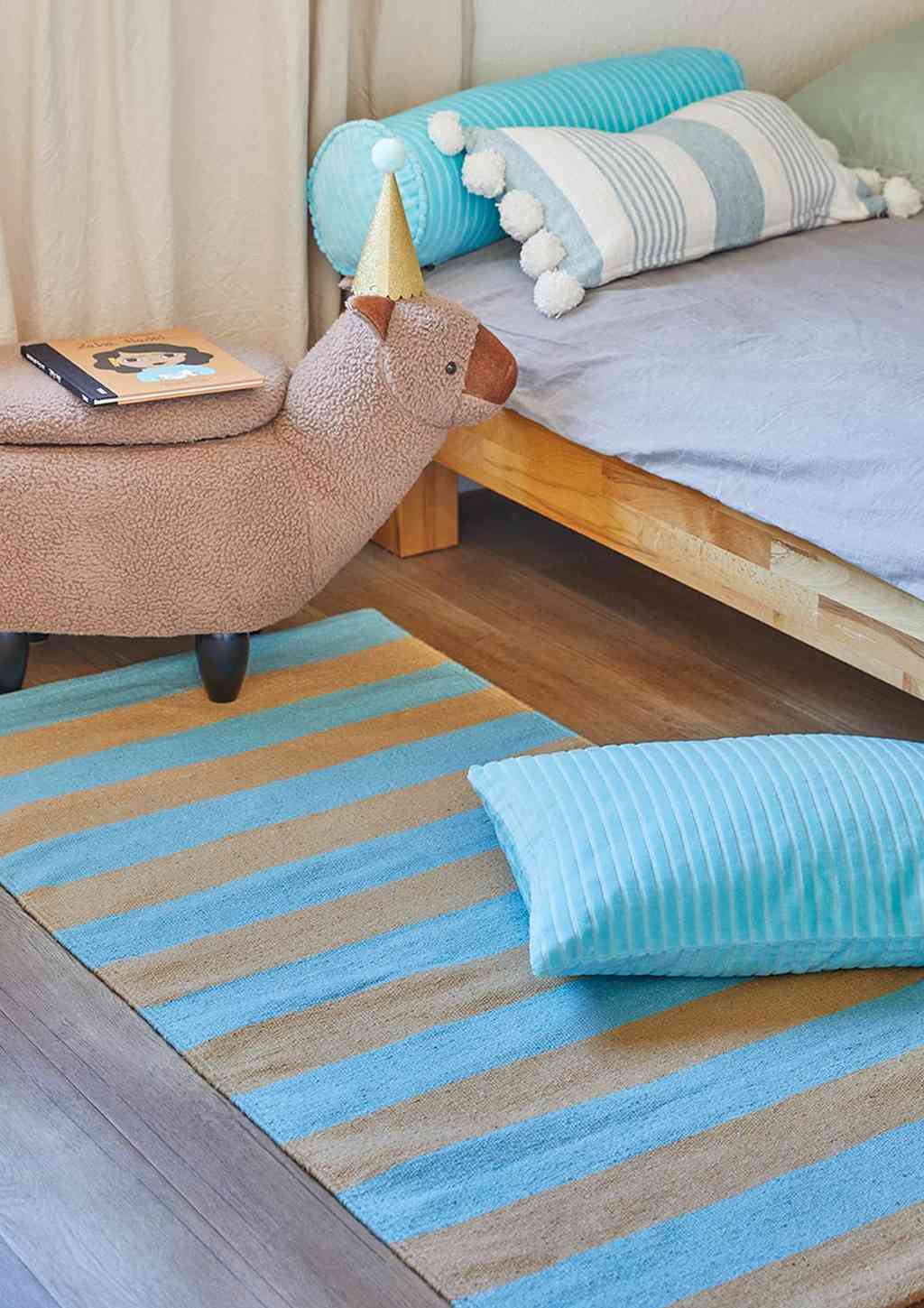 teppich matte 60x90 mit blockstreifen, recyclingbaumwolle handmade. Mint, türkis. GOTS zertifiziert. erhältlich bei www.luiseundfritz.de