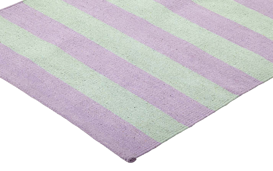 Teppich Siesta in lila mint: Diese Blockstreifen verbreiten einfach gute Laune und sind zurecht total angesagt. Dieser kleine Teppich wurde in Handarbeit nachhaltig produziert. erhältlich bei www.luiseundfritz.de