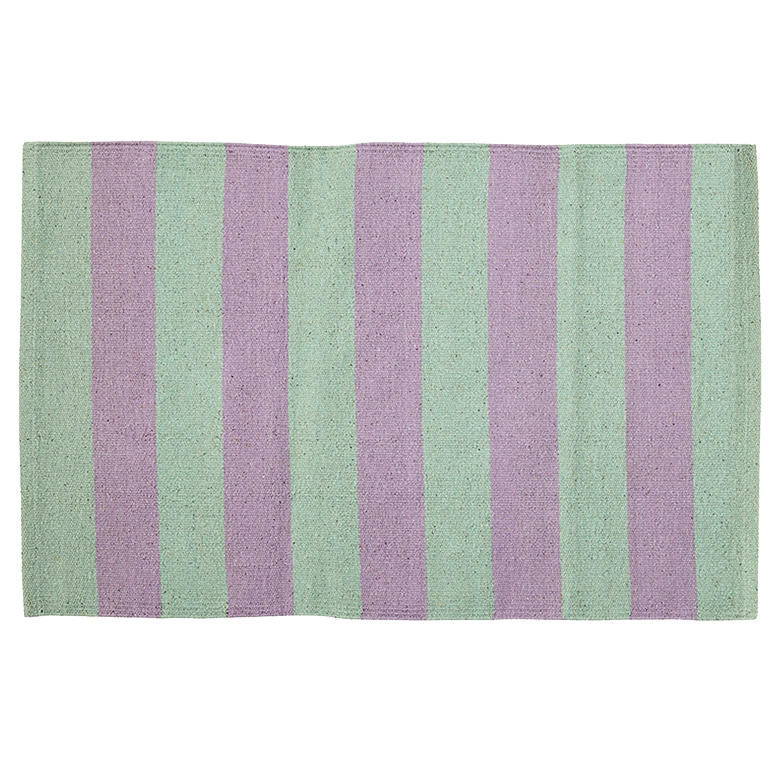 Teppich Siesta in lila mint: Diese Blockstreifen verbreiten einfach gute Laune und sind zurecht total angesagt. Dieser kleine Teppich wurde in Handarbeit nachhaltig produziert. erhältlich bei www.luiseundfritz.de