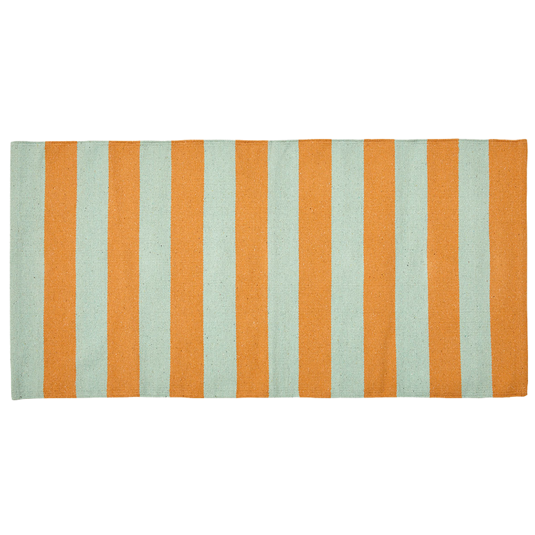 Dieser Teppichläufer wurde in wertschätzender Handarbeit aus Recycling-Baumwolle produziert.
Nutze ihn, wo immer du magst: als charmante Begrüßung im Flur, als Eyecatcher in der Küche oder auch auf dem (überdachten) Balkon. bei www.luiseundfritz.de