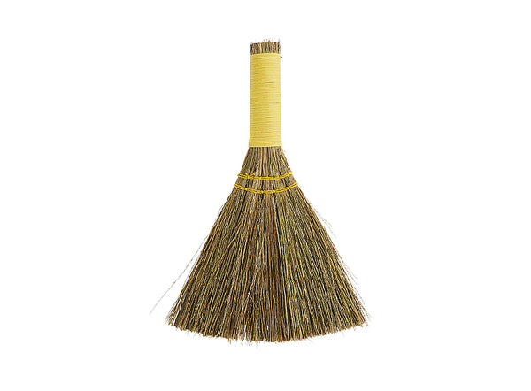Madam Stoltz Besen Minibesen Tischbesen STRAW BROOM Strohbesen 12x17 cm - HAUSHALT | www.luiseundfritz.de