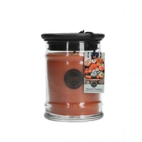 Duftkerze HARVEST PUMPKIN Kürbisernte ca. Brenndauer BRIDGEWATER Candle Jar dieses Produkt findest du hier im Shop bei Luise und Fritz - Abb: duftkerze-harvest-pumpkin-bridgewater-luiseundfritz.de