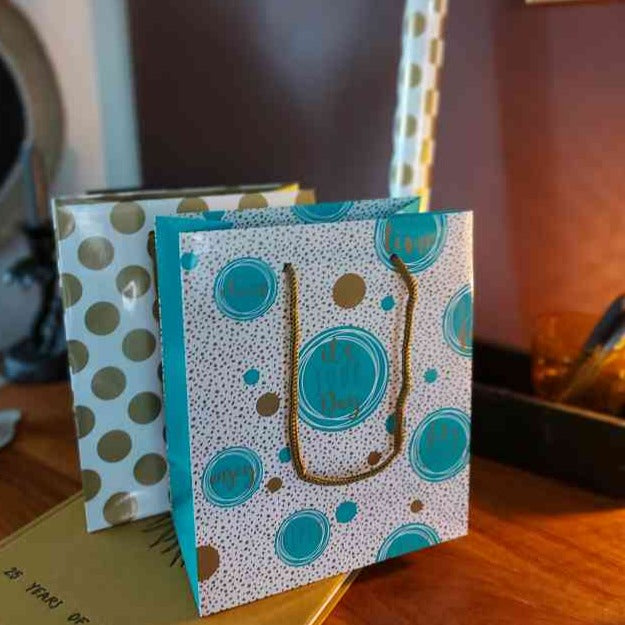 Rotolux - Geschenktüte Papiertragetasche TÜRKIS GOLD Papiertüte 23x19x10 cm gold weiß  kaufen bei luiseundfritz.de