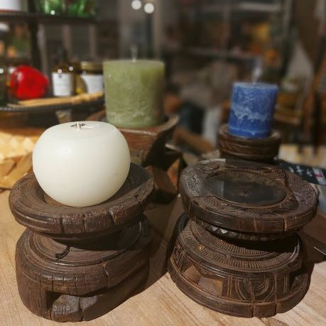 Kerzenhalter BAJANI aus alten Holzelementen Unikat massiv kann von der Abb. abweichen dieses Produkt findest du hier im Shop bei Luise und Fritz - Abb: kerzenhalter-unikat-bjani-luiseundfritz.de