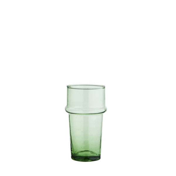 Madam Stoltz Trinkglas BELDI grün cm ml Wasserglas aus Recyclingglas dieses Produkt findest du hier im Shop bei Luise und Fritz - Abb: madam-stoltz-trinkglas-beldi-gruen-recycling-handmade-luiseundfritz.de-lvb-48v